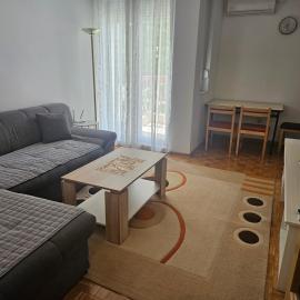 C2 Sunny Apartment
