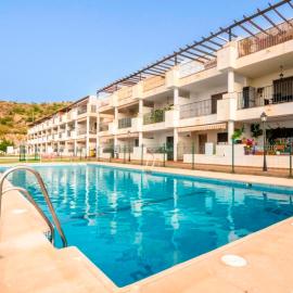Acogedor apartamento con terraza y vistas al mar, Hotel in Enix