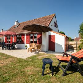 Holiday Home Polderhuis 9 parking and shared pool by Interhome