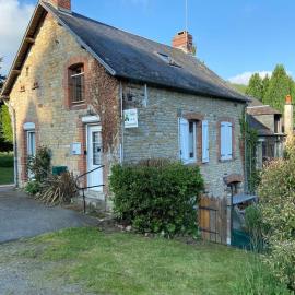 Gîte de la Consoude - Clécy, hótel í Clécy