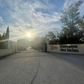 mobil home AU SOLEIL, hotel in La Roque-dʼAnthéron