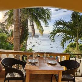 Studio apartment with ocean views and pool, hotel a Puerto Galera