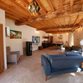 Gite de la Source-maison climatisée, Hotel in Vénérieu