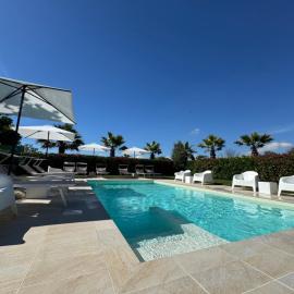 Villa Torrione - Apartments & Pool, hotel a Civitanova Marche