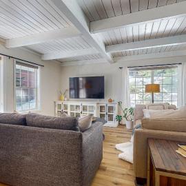The Chalet at Central, Hotel in Snoqualmie Pass
