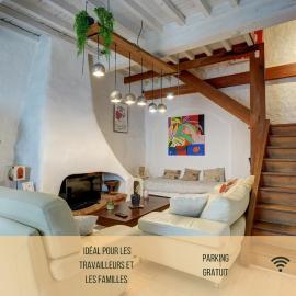 Charme authentique à Corbas - Authentic Charm in Corbas - 120m2 of Comfort-6 personnes, hotel in Corbas