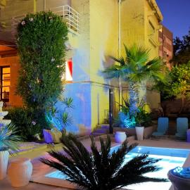 Beach Villa at Split top location, hotelli Splitissä