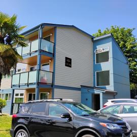 1 bedroom in 3 BR condo, hotel in Tukwila