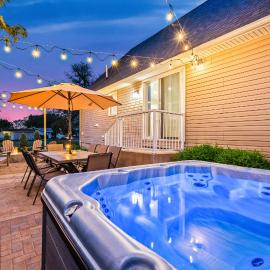 Cedar Point, Kalahari, Sports Force, Hot tub, Fire pit, EV, Pets, Beach, Fireplace, Park, מלון בהורון