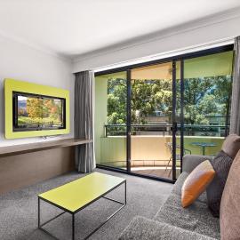 Sleek 1-Bed by Jubilee Park with Pool
