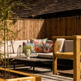 The Wagon Shed Stylish Conversion with Garden and Parking, hotel in Sowerby Bridge