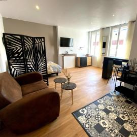 Brown Cosy Loft Centre