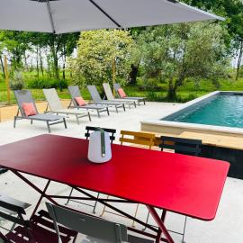 La Casa M-maison idéale pour groupes familles amis 12 personnes au calme avec piscine
