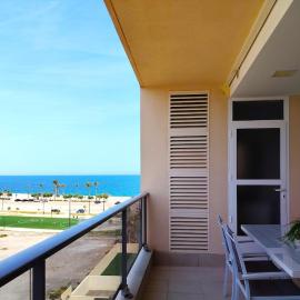 Mar y Sal 8, 1º Línea de playa, 2 hab, terraza con vistas al mar y garaje, hotel din Roquetas de Mar