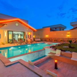 ADER DOĞA Villaları 4, hotel a Eskiömerler