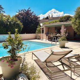 Demeure de l'Estuaire, Hotel in Plassac