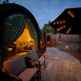 NEU Feinzeit Chalet mit privater Sauna, viešbutis mieste Frensdorf
