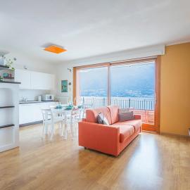 La Breva - Terrazzo panoramico vista lago di Como, hotelli kohteessa Dorio