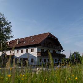 Landgasthof Spitzerwirt, хотел в Санкт Георген им Атергау