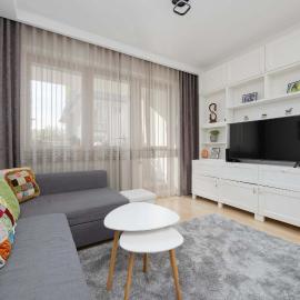 Family Apartment with Parking in Pruszków by Noclegi Renters, hotel a Pruszków