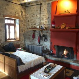 The Mountain House -mountain getaway, Hotel in Sirako