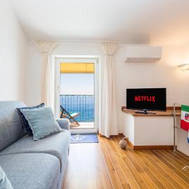Beach | Parking | Wifi | A/C| Sea View By Tilo โรงแรมในเจนัว