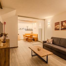 Apartment Dimora Grisun by Interhome, Hotel in Carisolo