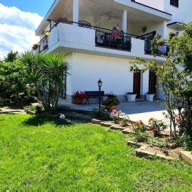 Holiday House ARAGONA, hotelli kohteessa Cupello