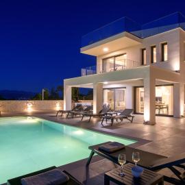 Villa Cocona by PosarelliVillas