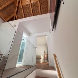 Stylish townhouse with gallery in the heart of Tavira for two, hotel in Tavira