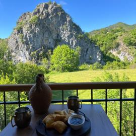 Konaku Kapedani, hotel u gradu Maliq