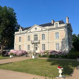 Le Petit Serrant - maison d'hôtes d'exception, hotel in Bouchemaine