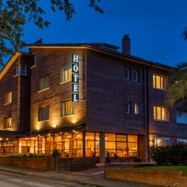 Hotel Estel, מלון בברגה