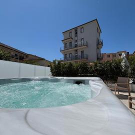 Domus Marina - Egeo Apartment, hotel u gradu Mondragone