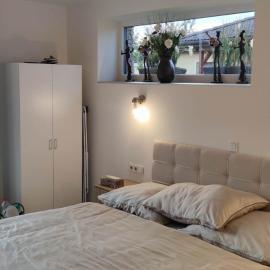 U zlatého křížku, hotel a Loukov