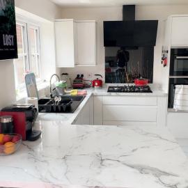 Modern & spotless property with easy commute to London, Birmingham, MK, etc, Hotel in Hardingstone
