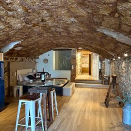 Suíte Sant Sebastià con jacuzzi, sauna y jardín, hotel Moiàban