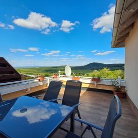 Sunrise Apartman Dunaszentmiklós、ドゥナセントミクルーシュのホテル