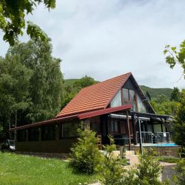 Holiday House Vale Verde, hotel in Korenica