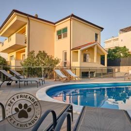 Villa Aurea Murter, hotel in Murter