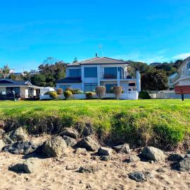 Beachfront Arkles Bay