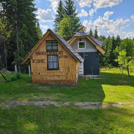 Planinska Bajka pogodna za dnevne boravka i one koji se vole: Olovo şehrinde bir otel