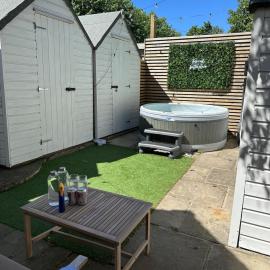 The Telephone exchange very quaint hot tub stay, hotel a Scarisbrick