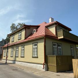 Kooli 7 - II floor sea view apartment with balcony in Haapsalu Old Town