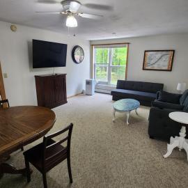 Whispering Pines #1, hotel a Calumet