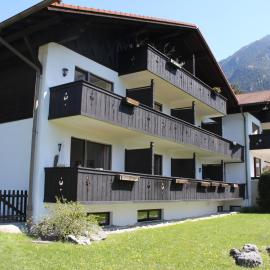 Apartment Zugspitz، فندق في فراشانت