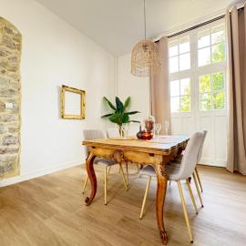 La LOGE entre Pierre & Histoire, hotel u gradu Domfron