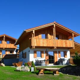 Holzar Chalet - Feriendorf Via Claudia Haus 72, hotel v destinácii Illach