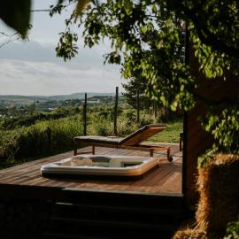 Feelmore Tiny House Eger, hotel en Eger