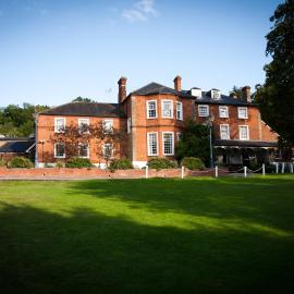 Brandshatch Place Hotel & Spa โรงแรมในดาร์ทฟอร์ด